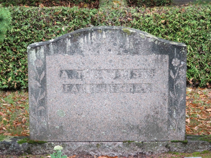 Grave number: HÖB 2    44