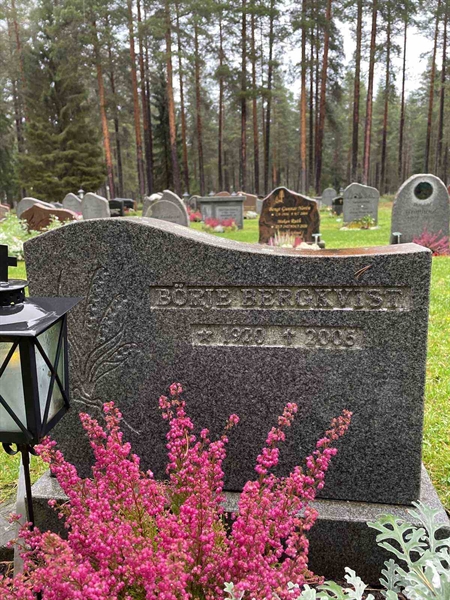 Grave number: 3 5   141