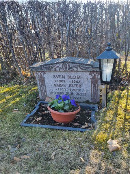 Grave number: 1 25   59
