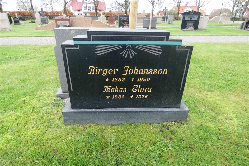 Grave number: TR 3    93