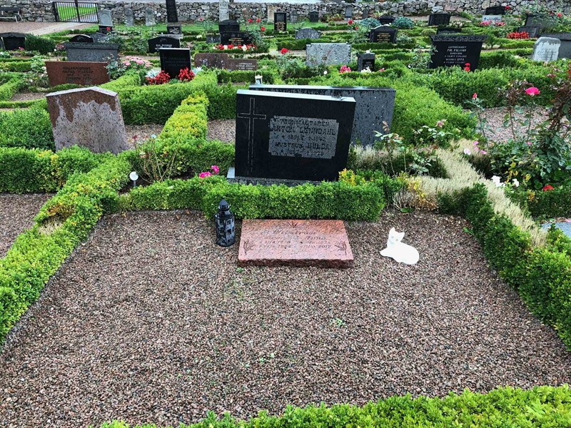 Grave number: Kå 42     9, 10