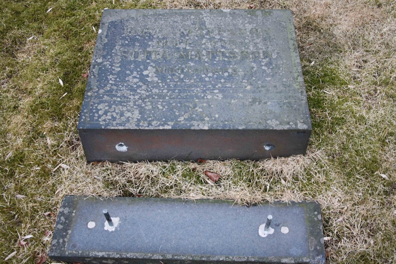 Grave number: Fk 02    18, 19