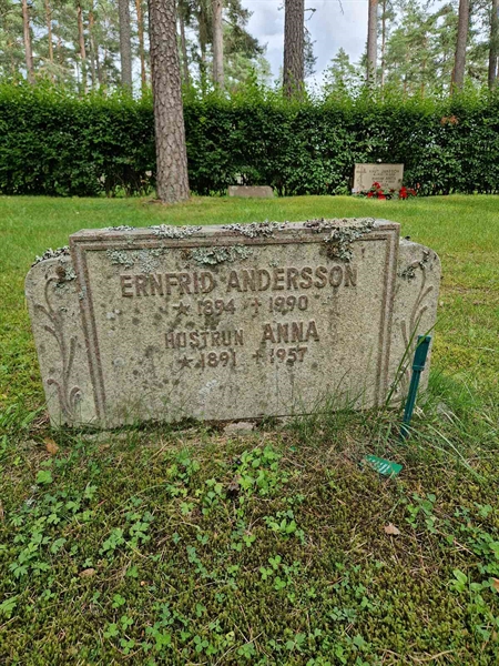 Grave number: 1 KV.3   141-142