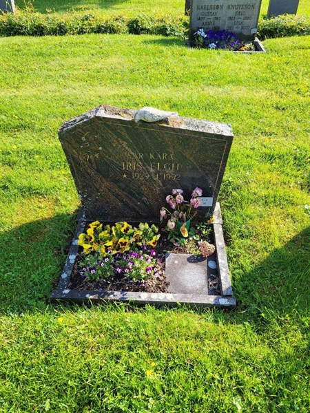 Grave number: kö 01 08   115