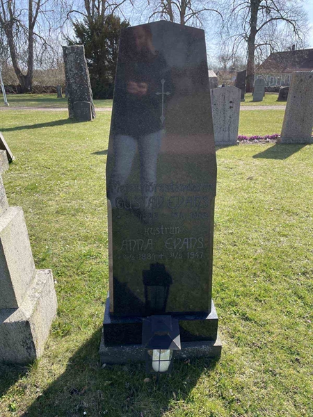 Grave number: Ä G B    16