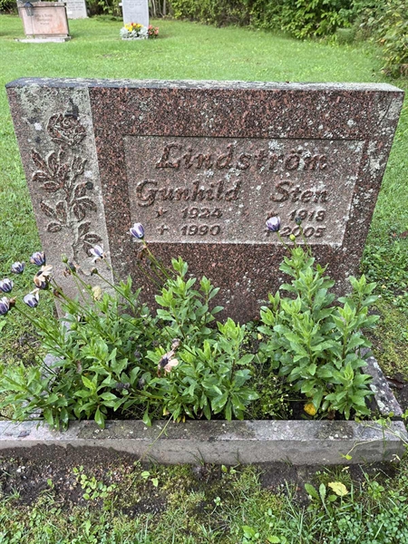 Grave number: 5 02   233