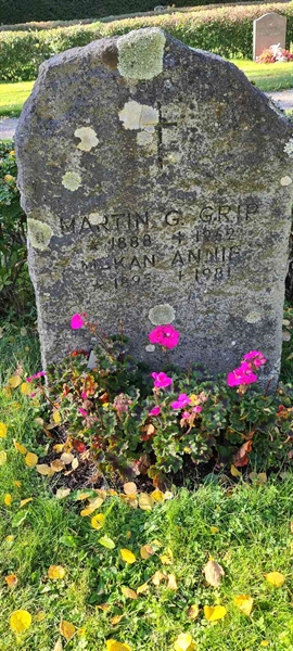Grave number: M D   45, 46