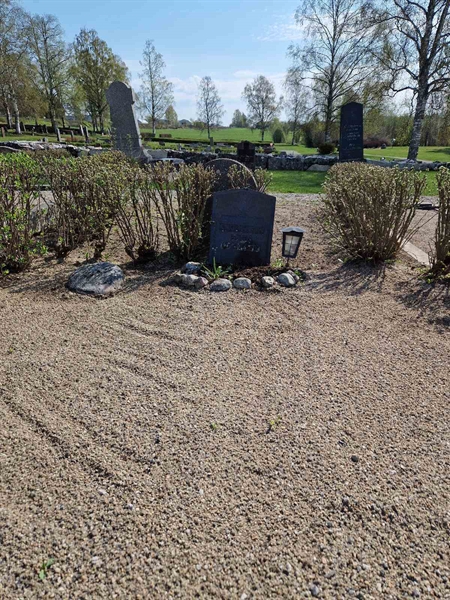 Grave number: 501 04 447-449