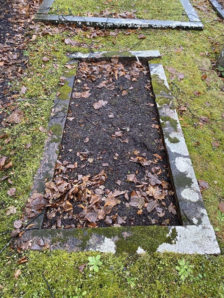 Grave number: 1 P    99