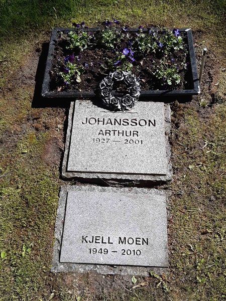 Grave number: KA 15   251