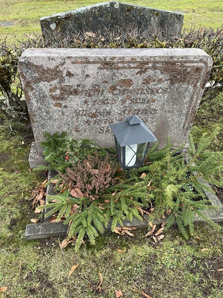 Grave number: Vårv Kv4 178+179