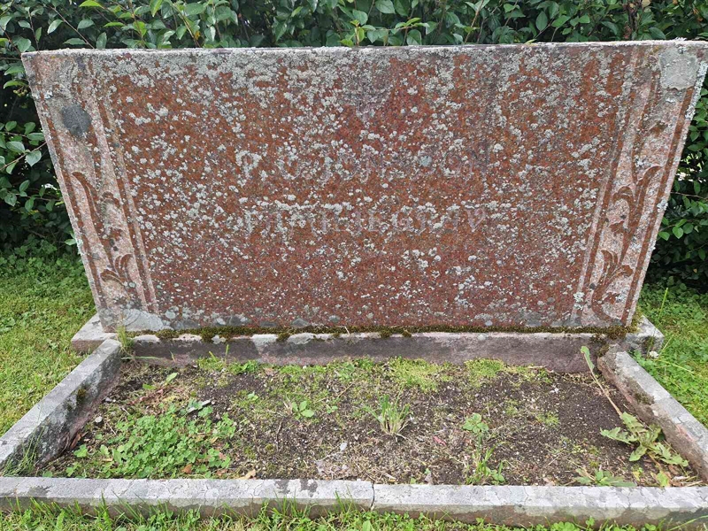 Grave number: 1 12    12
