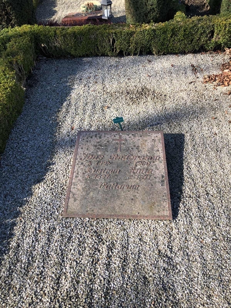Grave number: FR 1    63, 64