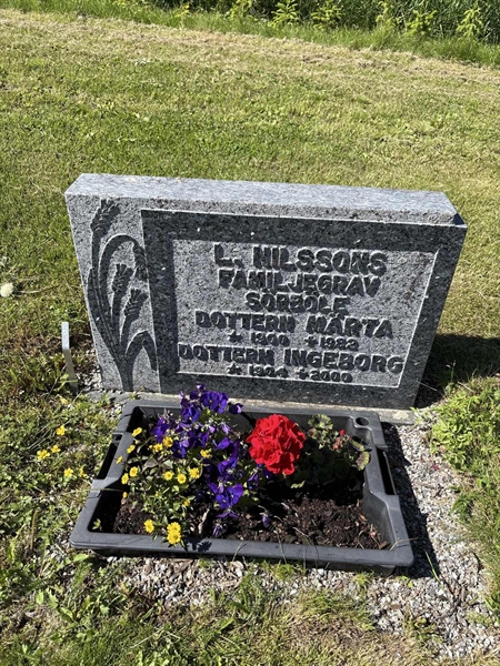 Grave number: 4 G GL   136-137