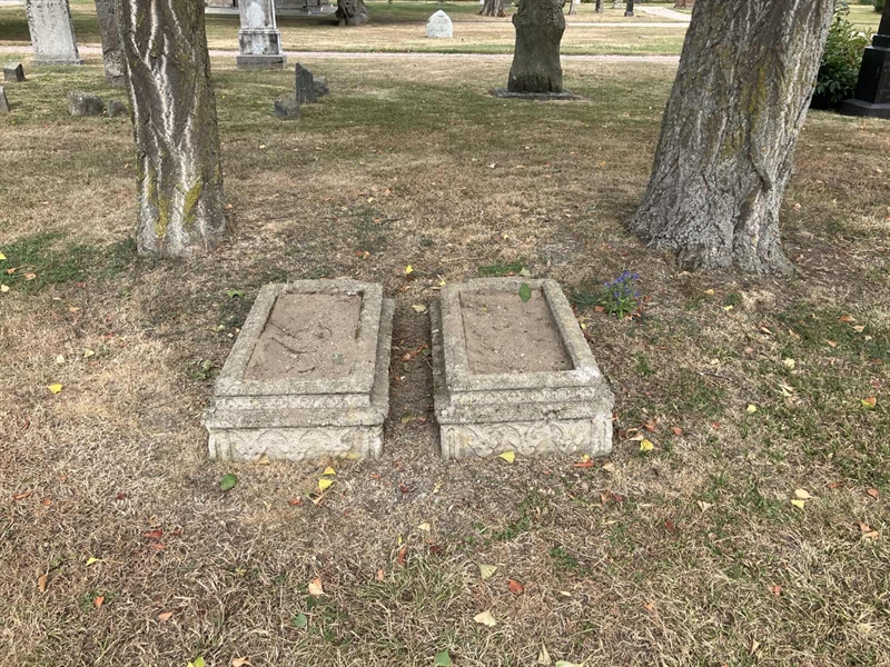 Grave number: G 02 3