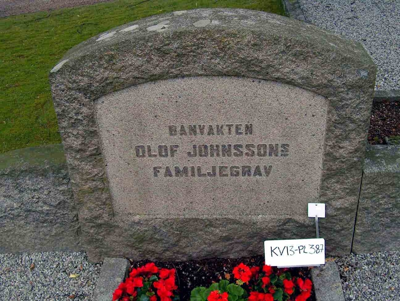 Grave number: HÖB 13   387