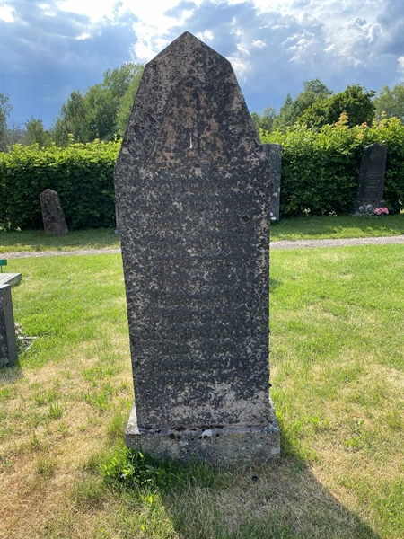 Grave number: 8 1 02   137-138