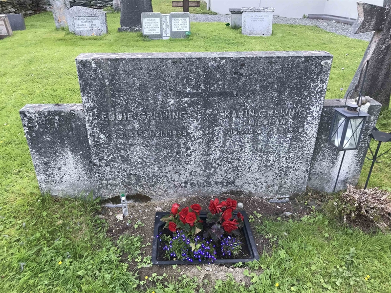 Grave number: UÖ KY    81, 82, 83, 84