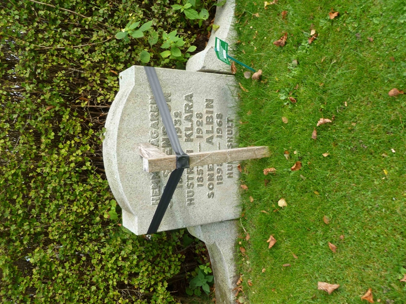 Grave number: ROG B  156, 157