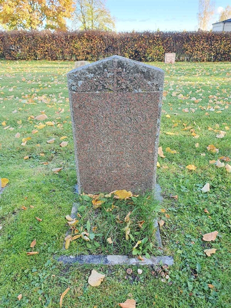 Grave number: D G 4   819a