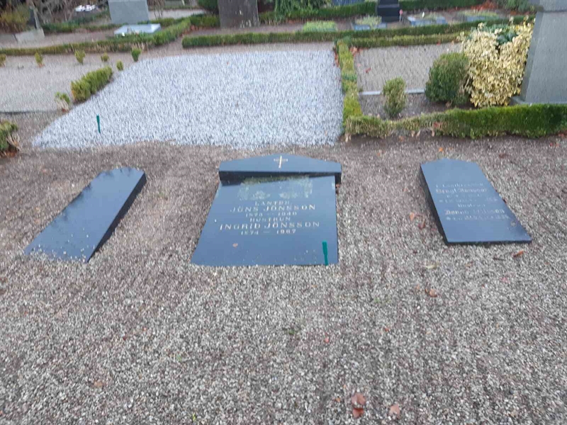 Grave number: SG B    15, 16, 17, 18, 19