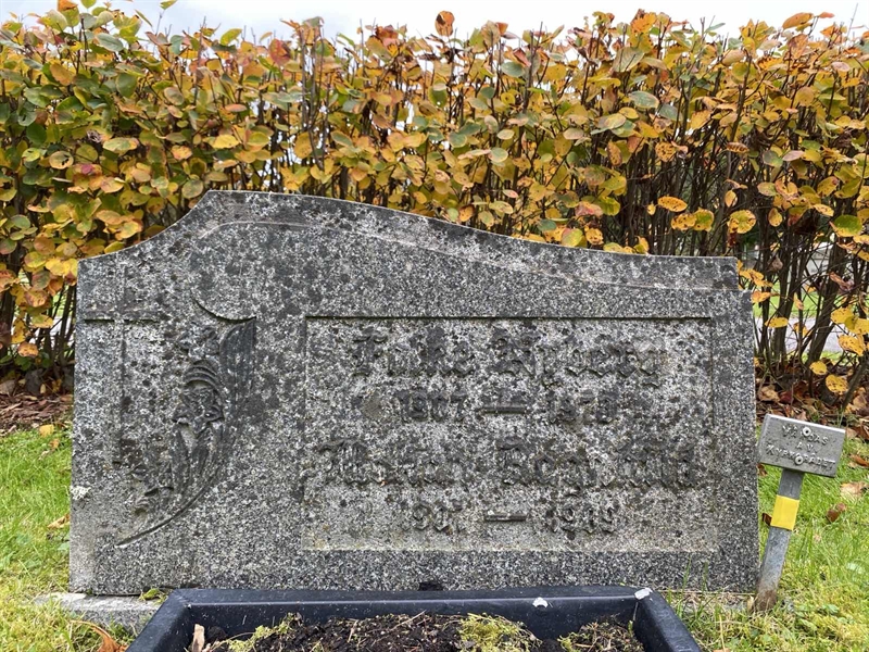 Grave number: 1 24 0U014
