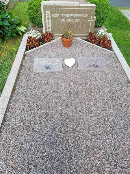 Grave number: 01   746