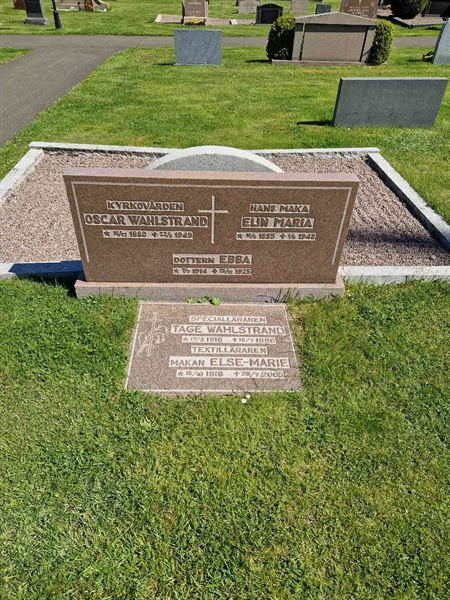 Grave number: 04 D   43, 44, 45