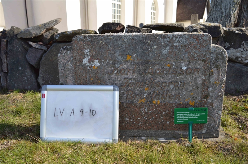Grave number: LV A     9, 10