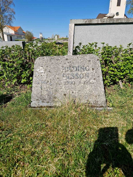 Grave number: 501 15 2889