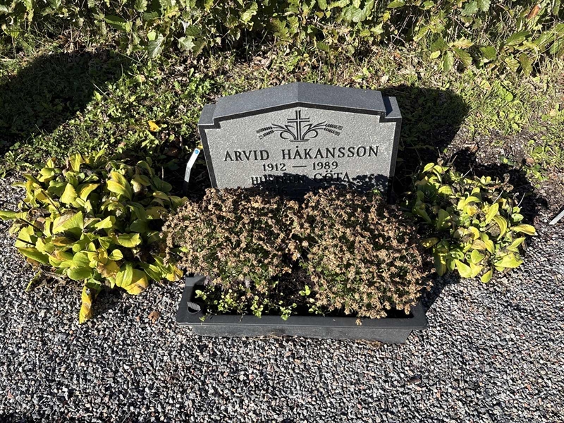 Grave number: 4 N NE     5