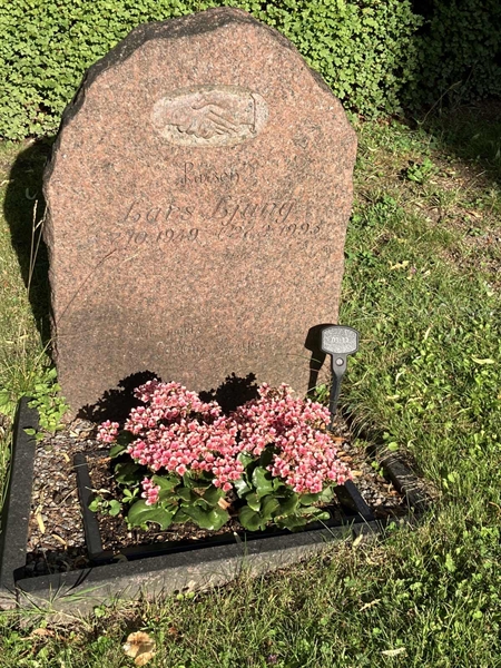 Grave number: 1 03    12
