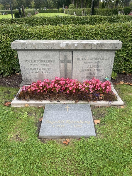 Grave number: 1 2 D    26