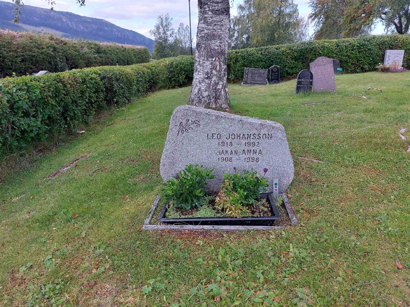 Grave number: K K    45, 46