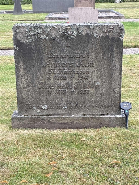 Grave number: 33 6   126-127