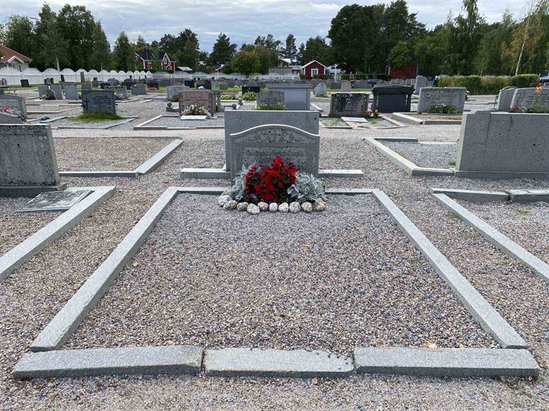 Grave number: 2 07   127