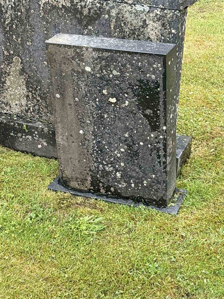 Grave number: SKF D    75