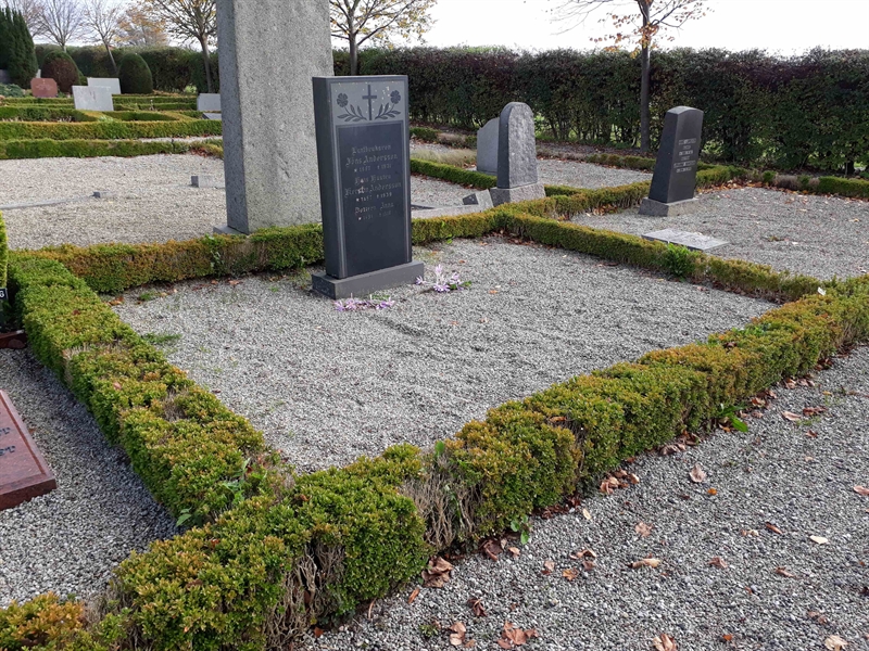 Grave number: TU 14    006