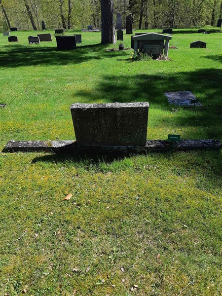 Grave number: 2 B   154-155