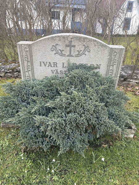 Grave number: E E 17