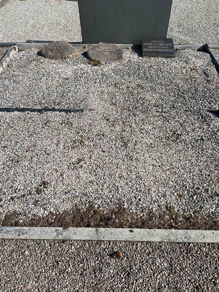 Grave number: 30 B    67A-B