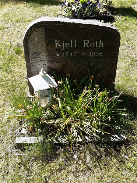 Grave number: KA 15    33