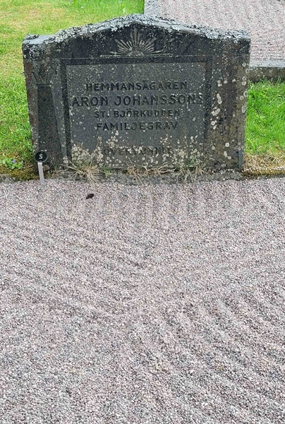 Gravnummer: JÄ 4   80