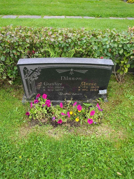 Grave number: 1 25   140-141