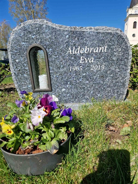 Grave number: 501 15 2881
