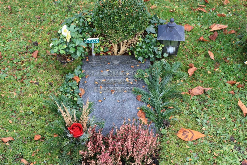 Grave number: Ö U09    28