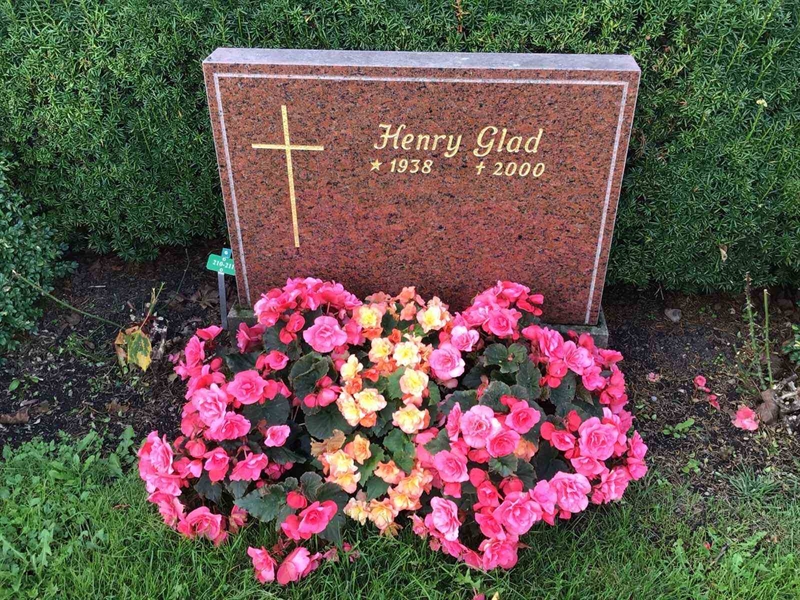 Hautatunnus: Kaga ny   210-211