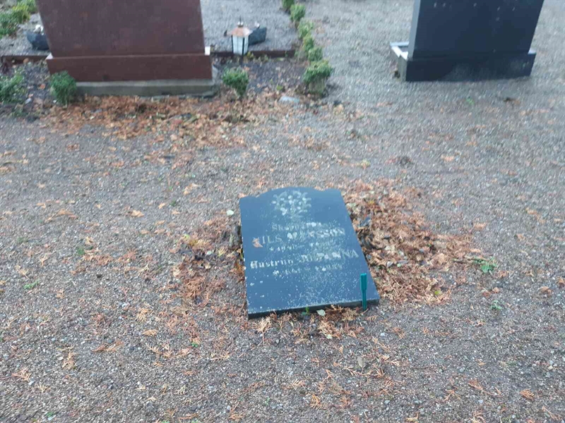 Grave number: SG V    38, 39, 40, 41