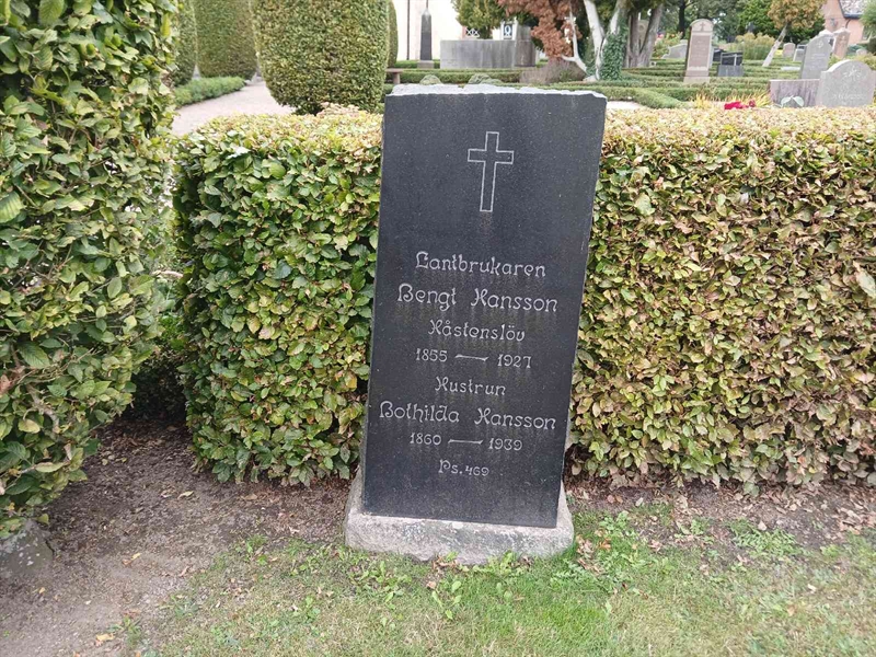 Grave number: NV C     18