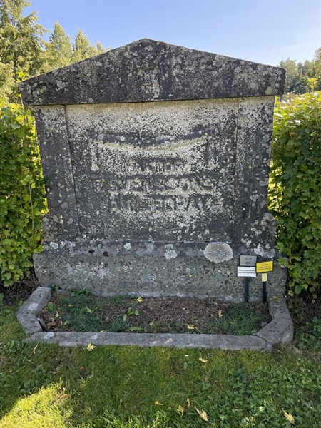 Grave number: 1 P1   353A